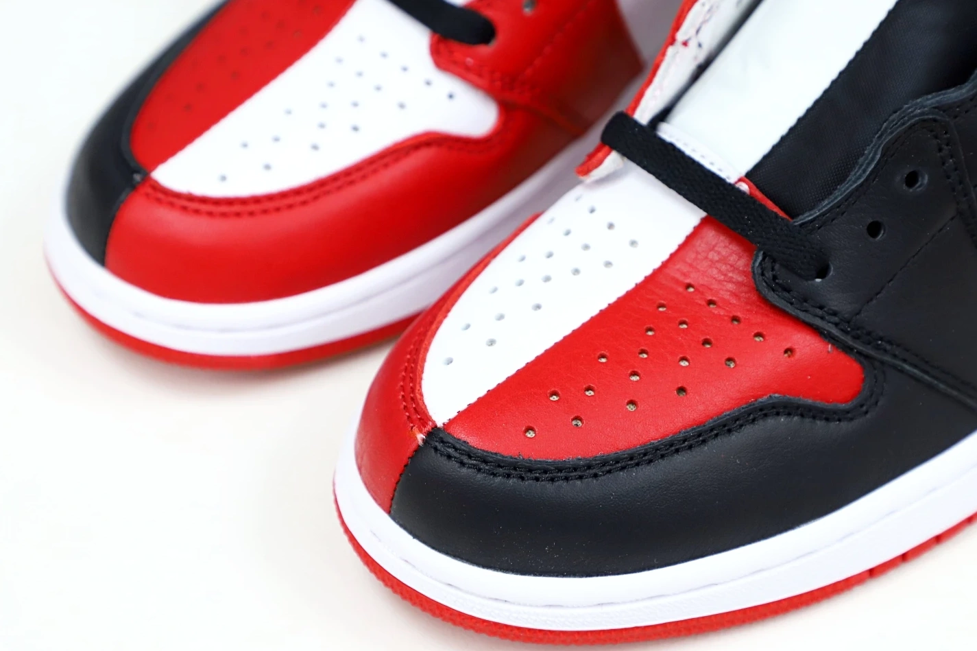 'HOMAGE NRG Kimikick HIGH RETRO OG TO 1919 JORDAN 1 AIR EXCLUSIVE CHICAGO HOME' ModernLook 0601